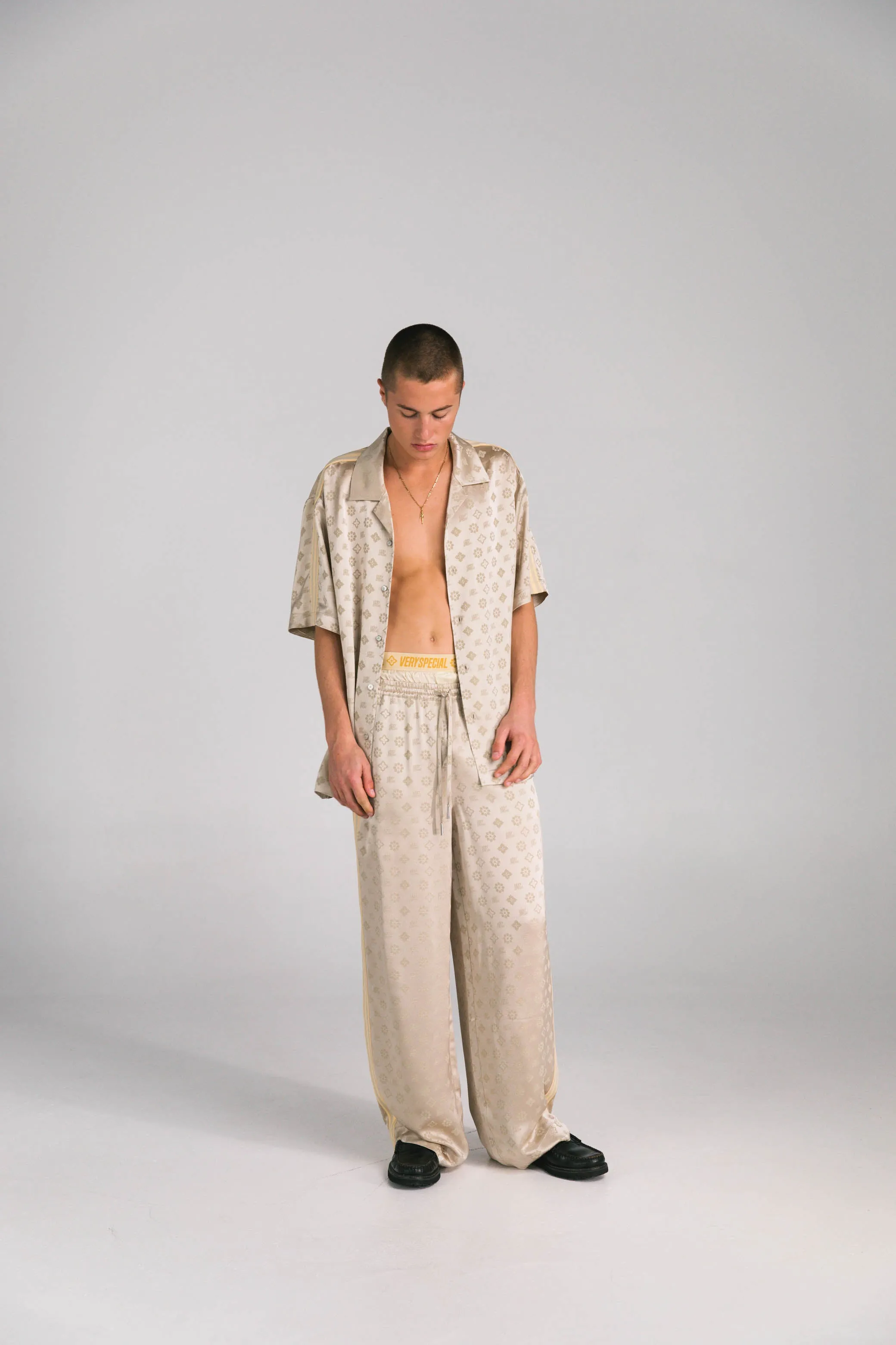 SOMETHING VERY SPECIAL - Jaquard Satin Resort Shirt - Sand