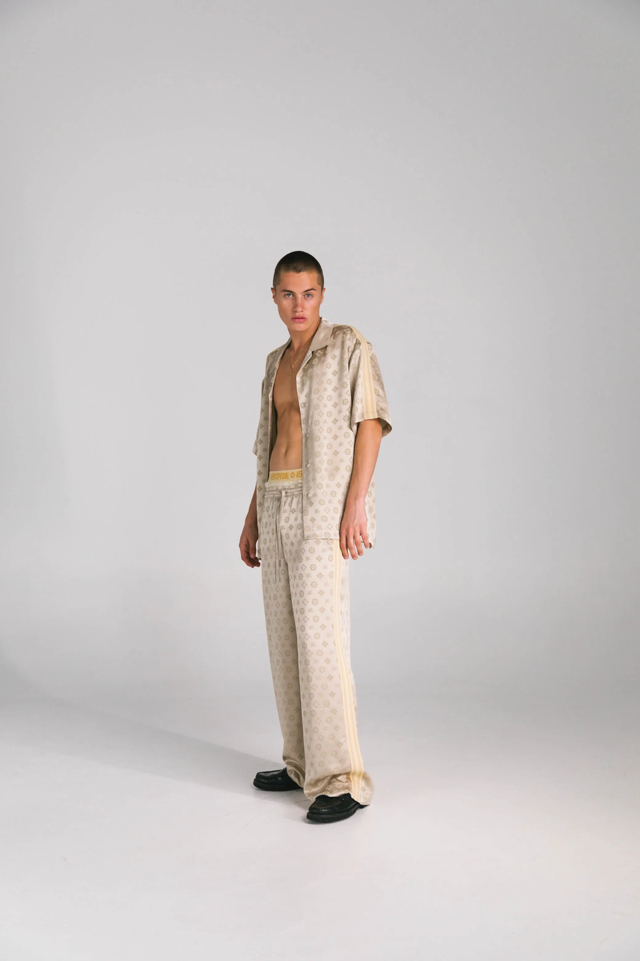 SOMETHING VERY SPECIAL - Jaquard Satin Resort Shirt - Sand