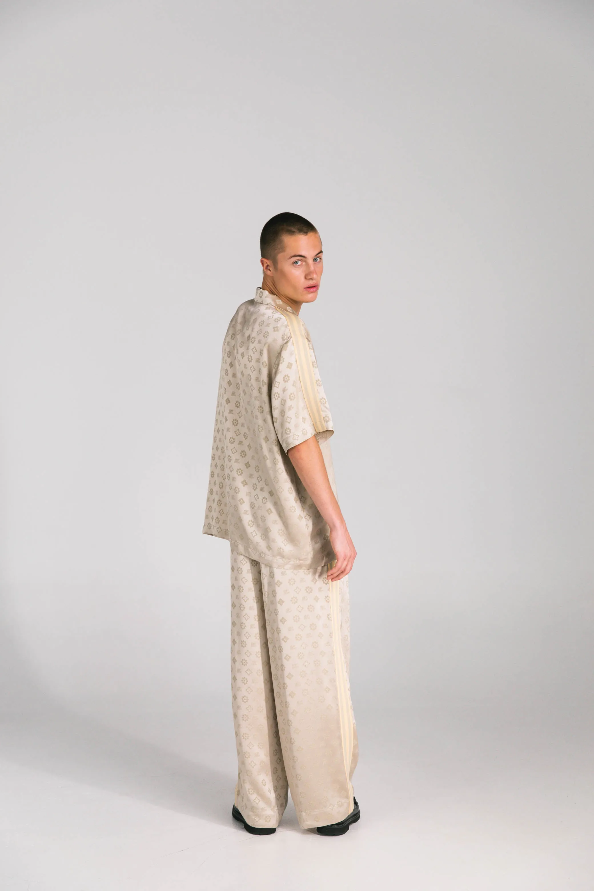 SOMETHING VERY SPECIAL - Jaquard Satin Resort Shirt - Sand