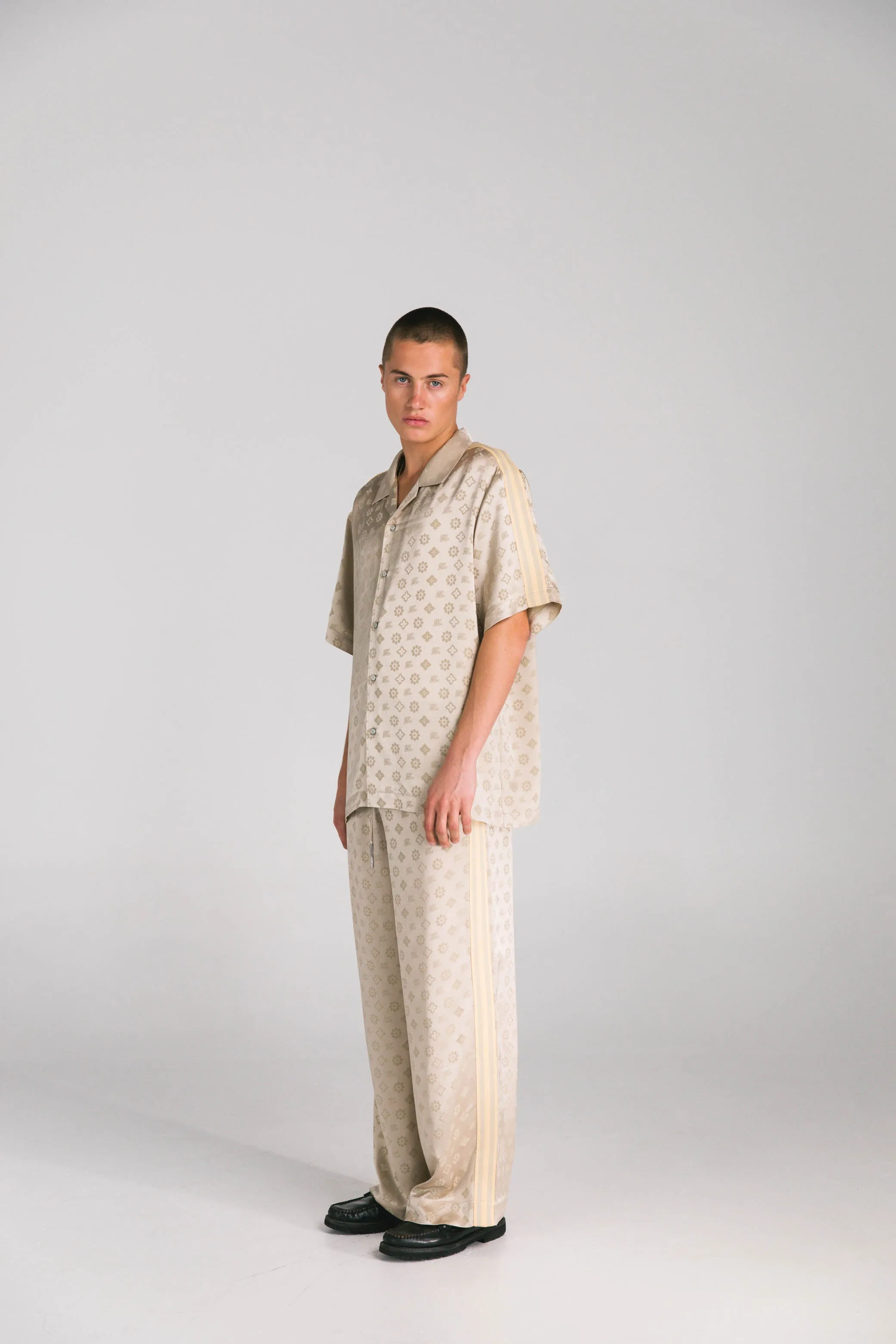 SOMETHING VERY SPECIAL - Jaquard Satin Resort Shirt - Sand