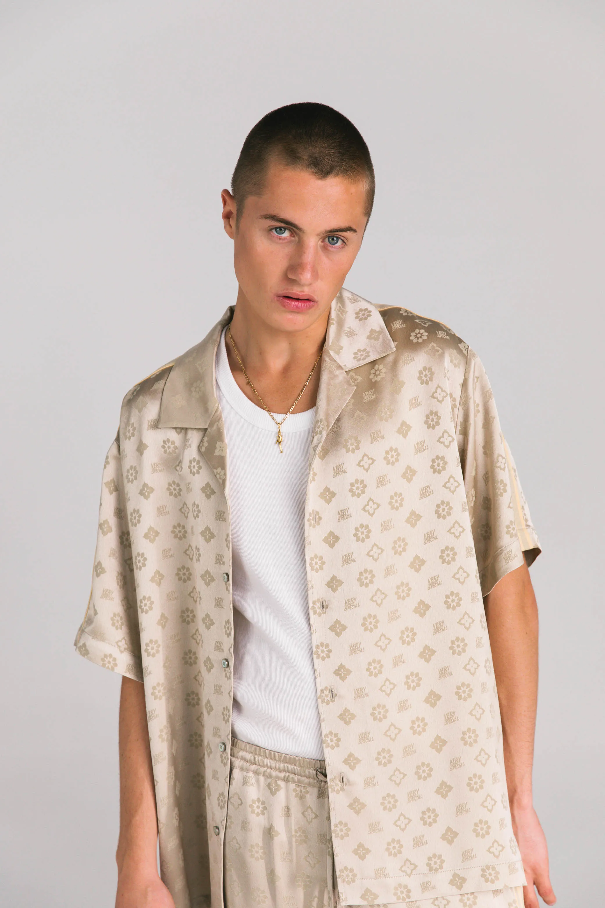 SOMETHING VERY SPECIAL - Jaquard Satin Resort Shirt - Sand